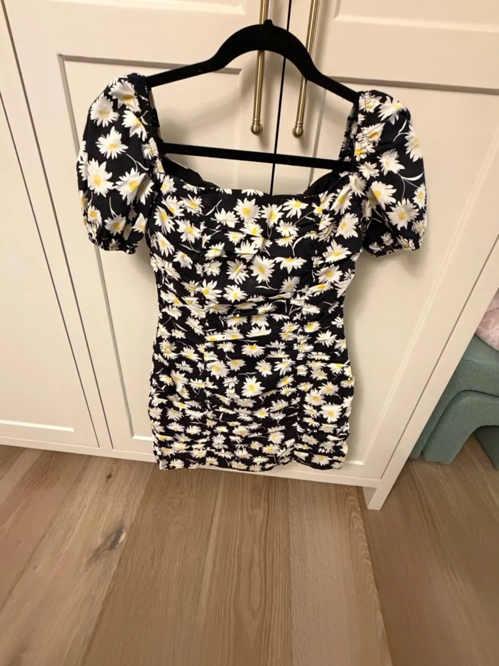 Superdown Off-Shoulder Black Daisy Print Mini Dress - Picture 2 of 7